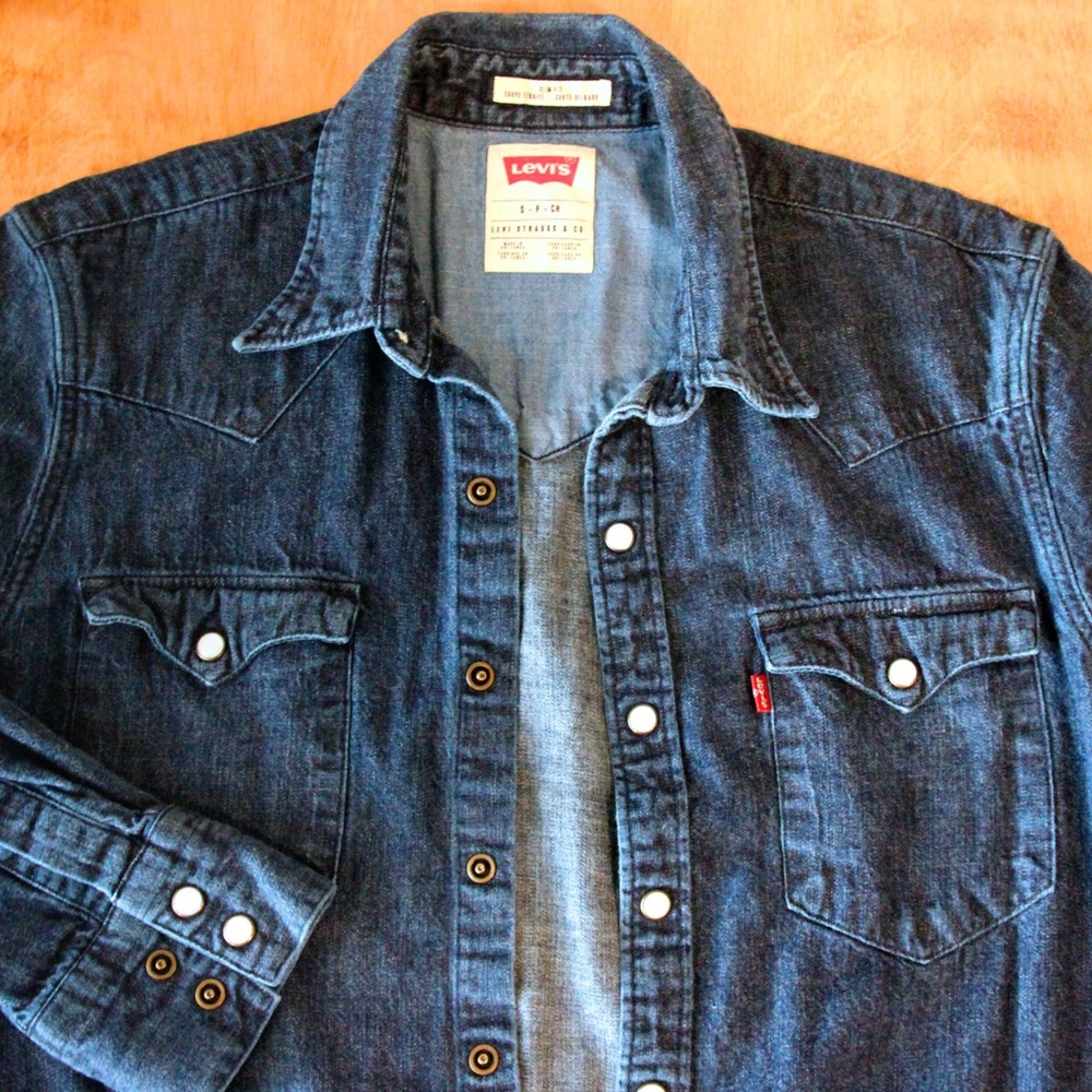 Levi’s Western Slim Fit Men’s Denim Button Up